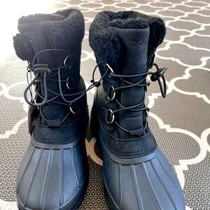 NWT Chooka snow boots